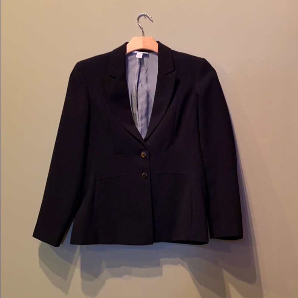 🏝🏝🏝Black suit by dress barn size 10